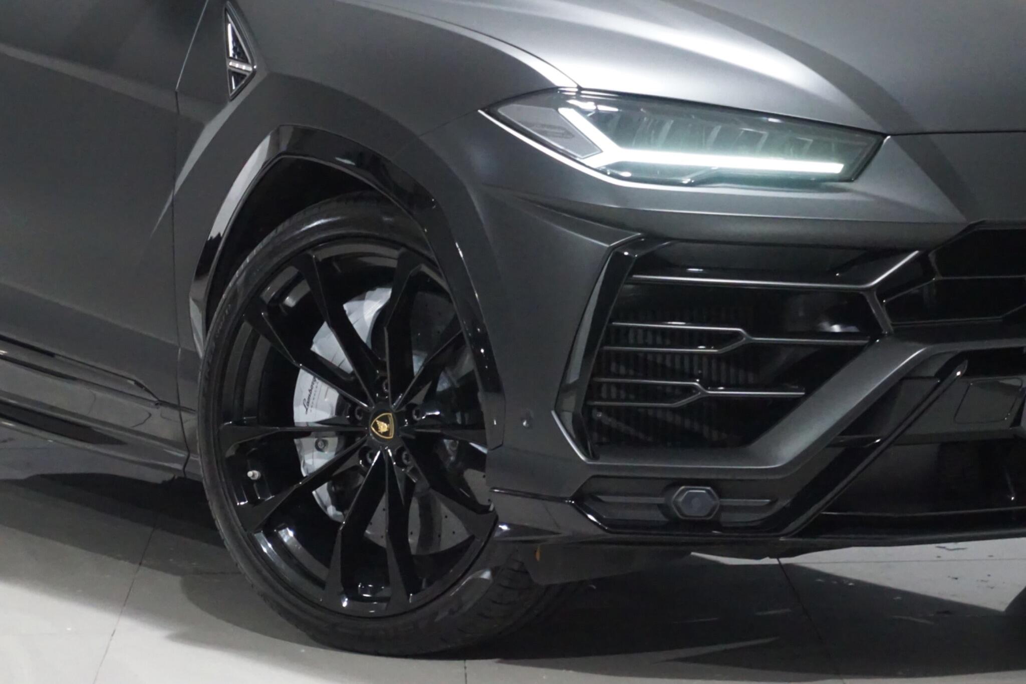 Lamborghini Urus 4.0 V8 BiTurbo SUV 5dr Petrol Auto 4WD Euro 6 (650 ps)